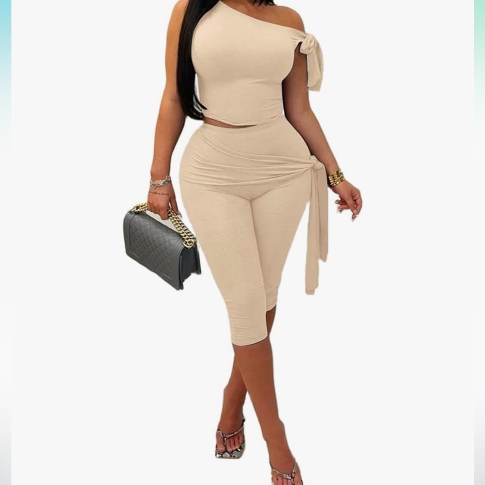 Missguided Cream One-Shoulder Jumpsuit